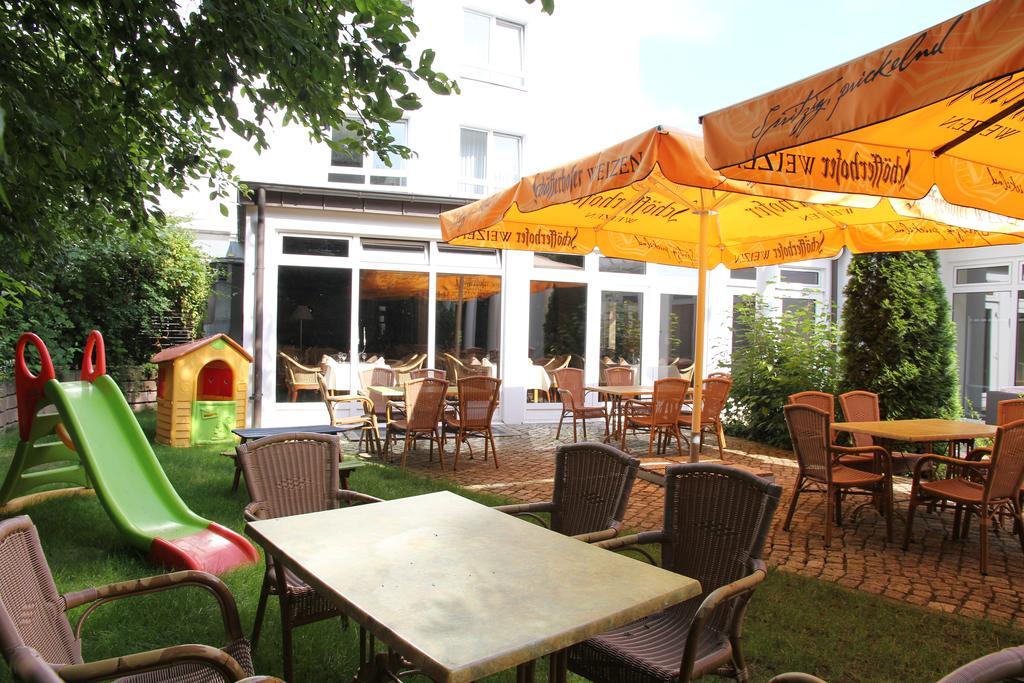 Relexa Hotel Bad Salzdetfurth Exterior foto
